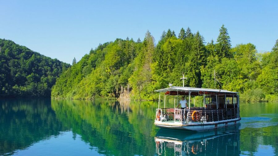 Split: Transfer to Zagreb with Plitvice Lakes Entry Tickets - Breaks, meals, and the ride onward
