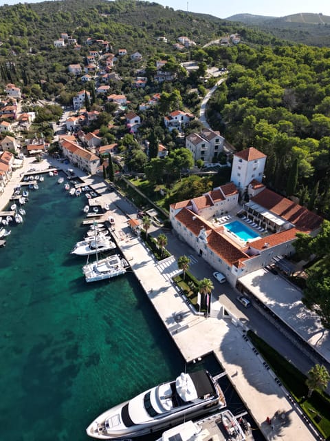 Split/Trogir: Half-Day(5 hours) 3-Island Speedboat Adventure - Weather, comfort, and who should book