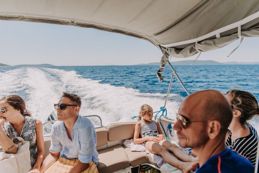 Split & Trogir: Private Blue Lagoon & Wine Tasting Boat Tour - Nečujam and the sunken ship option