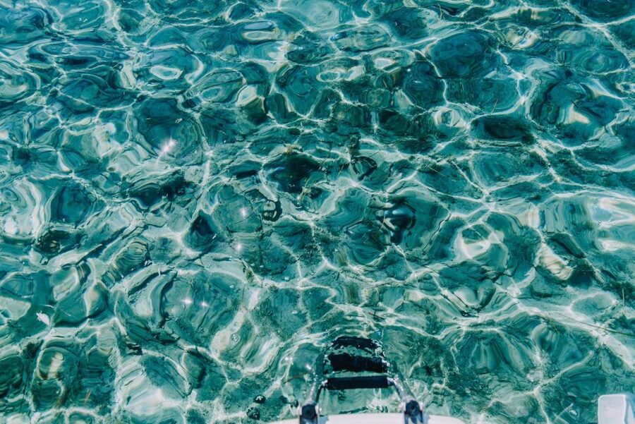 Split & Trogir: Private Blue Lagoon & Wine Tasting Boat Tour - Milna finishes with a personal wine tasting