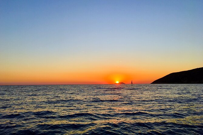 Stiniva, Green Cave, Blue Lagoon & Secret places - Secret places and your own meal stop