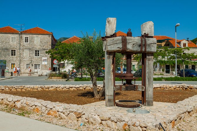 Ston Oysters & Wine Tasting Tour from Dubrovnik - Vinarija Ćurlin and three Croatian wines