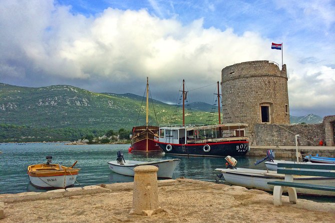 Ston Oysters & Wine Tasting Tour from Dubrovnik - Ston’s walls and salt pans