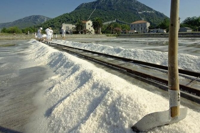 Ston Tour: City Walls, Saltworks, Wine & Adriatic Seafood - Small details that can improve the day