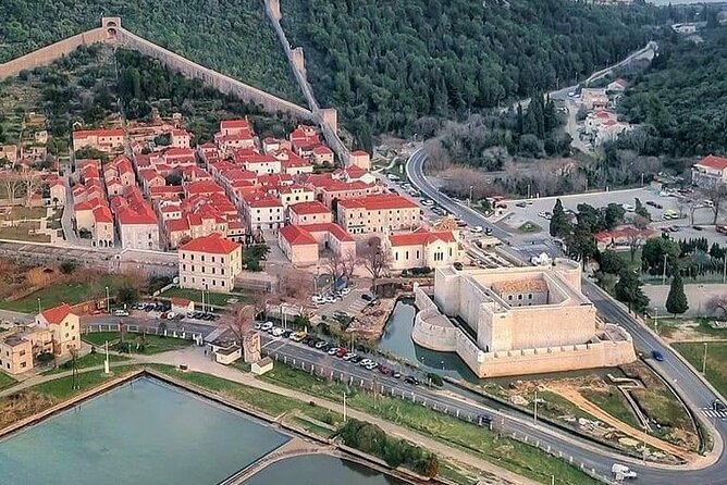 Ston Tour: City Walls, Saltworks, Wine & Adriatic Seafood - Walking the Ston Walls for one hour