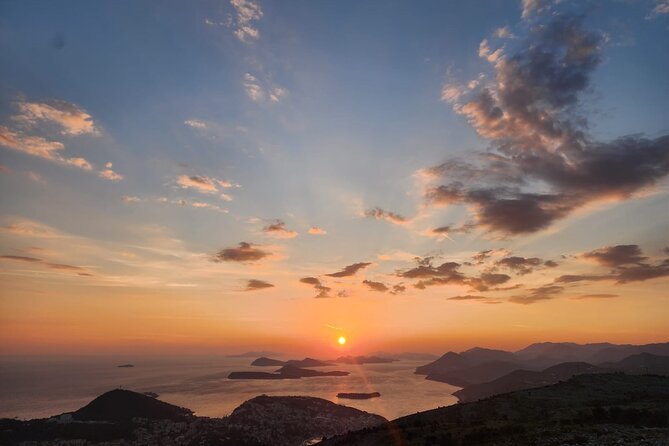 Sunset and Wine / Dubrovnik Sunset Tour and Premium Wine Tasting - Bosanka opens the classic Old Town view