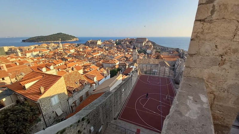 Sunset Wall Walk: 75-Minute Guided Tour & Free Exploration - The southern walls and the value of free time