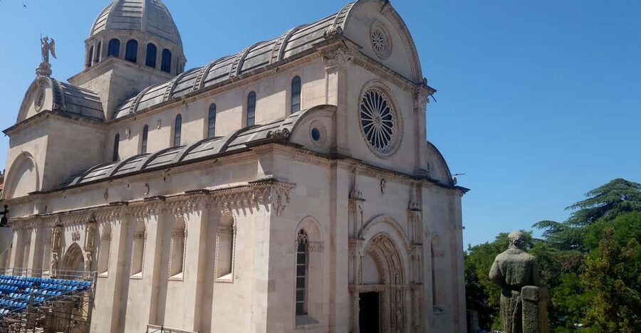 The beauty of the Middle Ages-Šibenik - Starting beside the water, with Šibenik spread before you