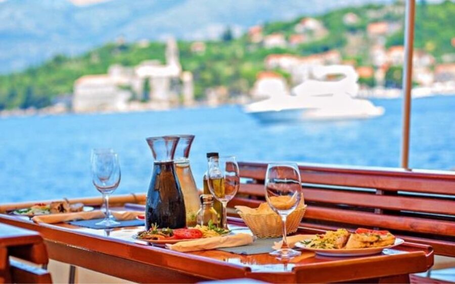 Three Island Boat Tour With Lunch - Booking details worth checking