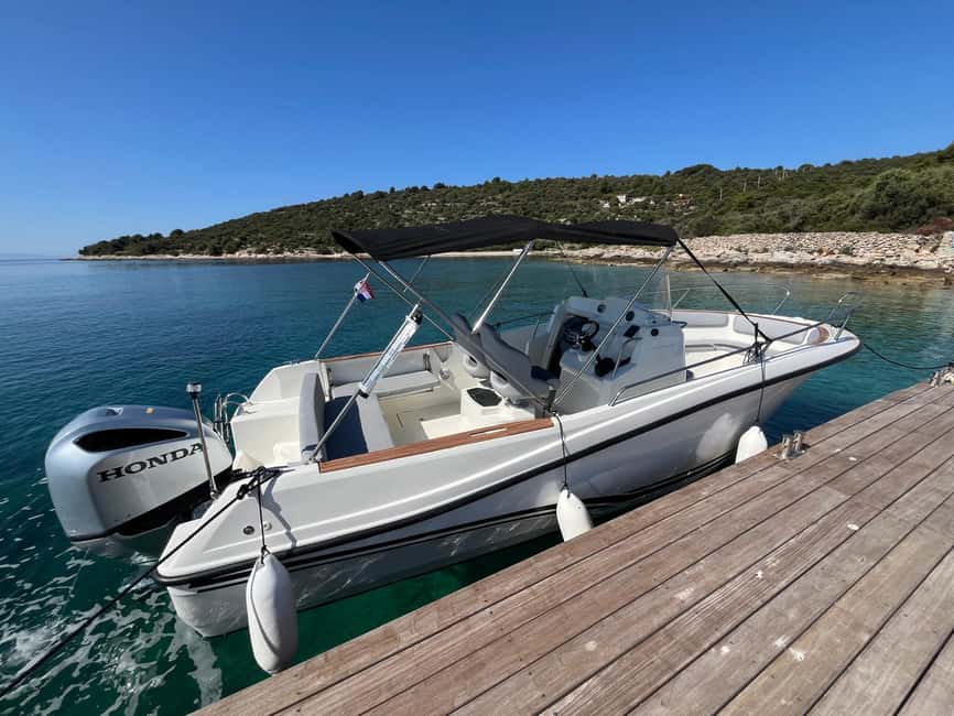 Trogir: Blue Lagoon and 3 Islands Speedboat Tour - Blue Lagoon: beautiful water, busy shore
