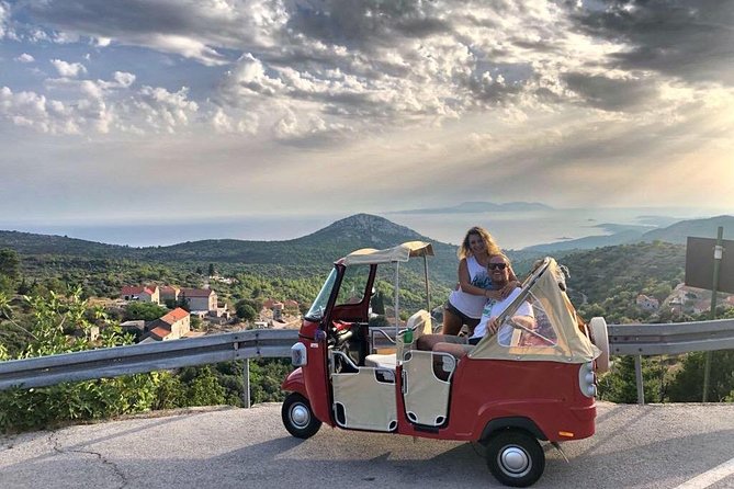Tuk Tuk Sightseeing Tour of Hvar - Walking through abandoned Malo Grablje