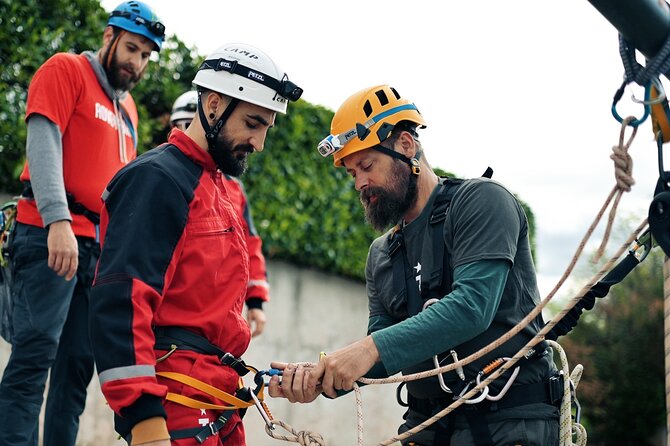 TUNNEL ABSEILING PLUS tour the underground - Guides, group size, and the pace of the tour
