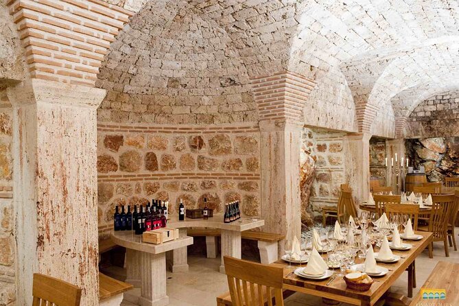 Twice the Wine - Two wineries half day tour, with delicacies - Food, glasses, and the practical tasting details