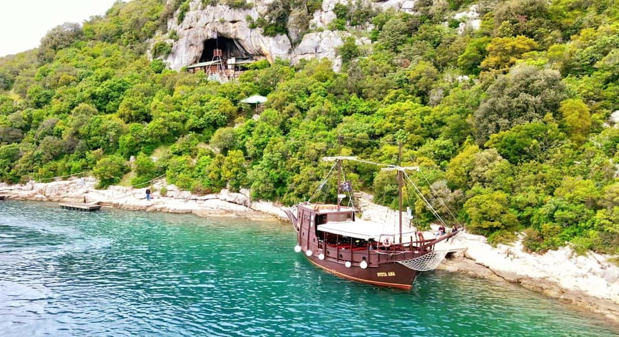 Vrsar: Lim Fjord Boat Tour with Swimming near Pirate's Cave - Practical preparation for the boat