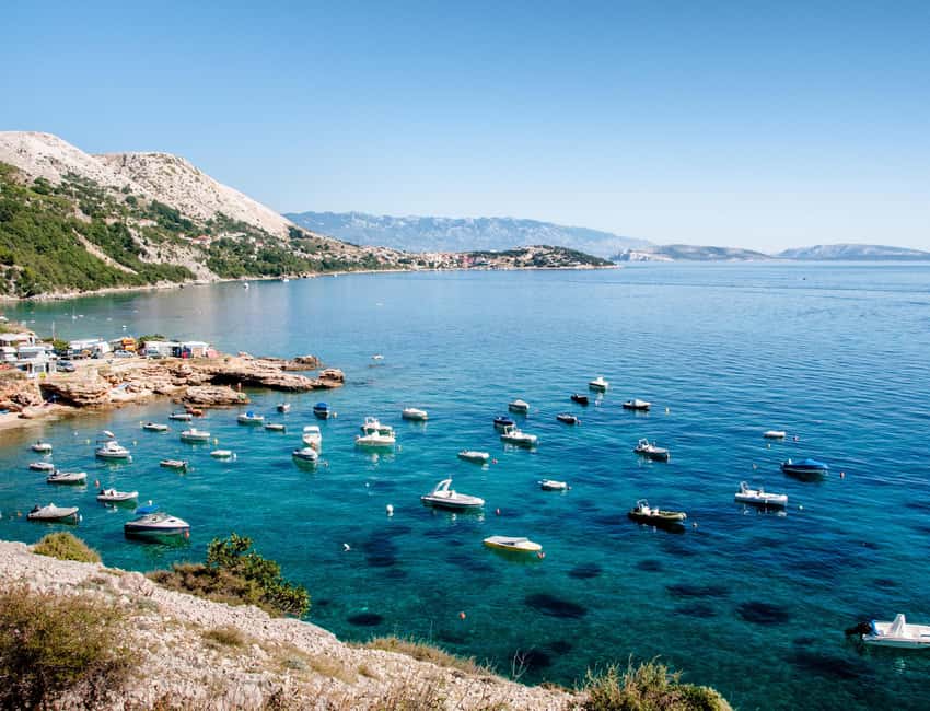 Water activity, kayak tours with a guide, cliff jumping - Key points at a glance