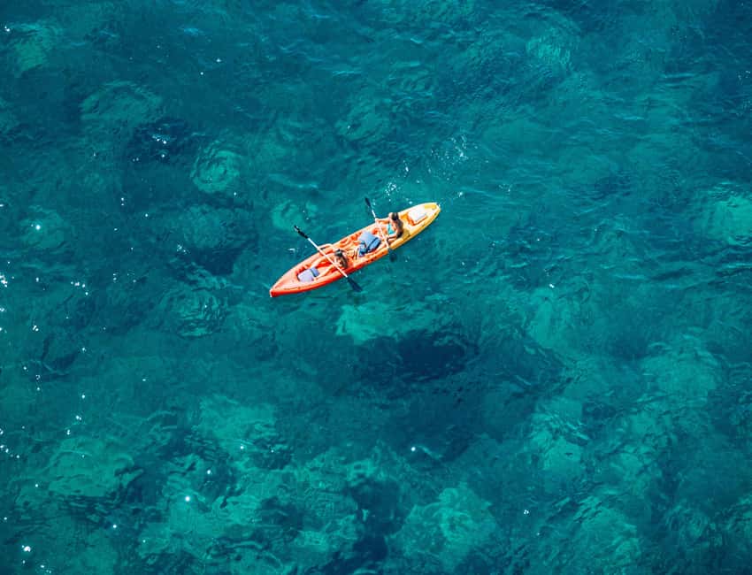 Water activity, kayak tours with a guide, cliff jumping - The safety briefing and first paddle
