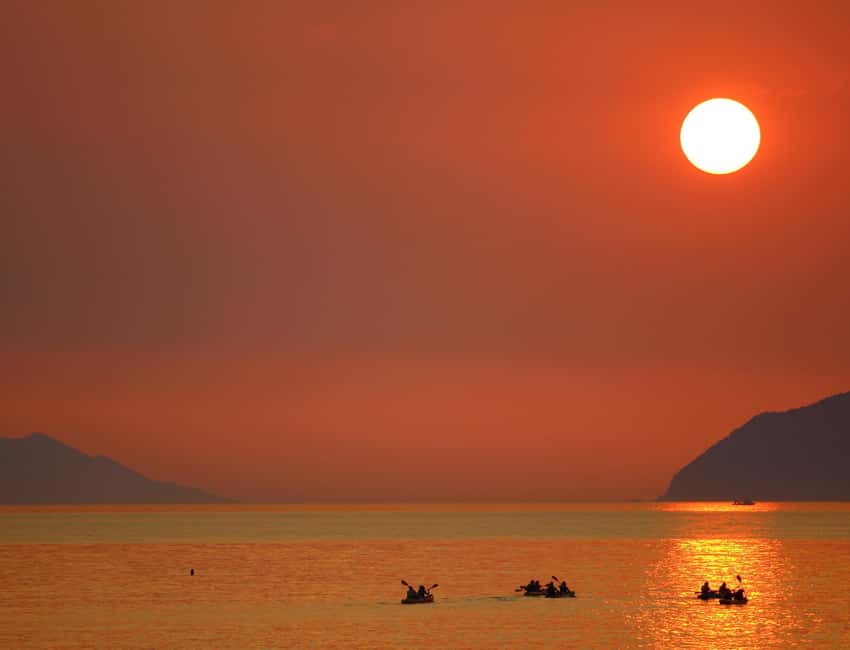 Water activity, kayak tours with a guide, cliff jumping - What the $59 price really buys