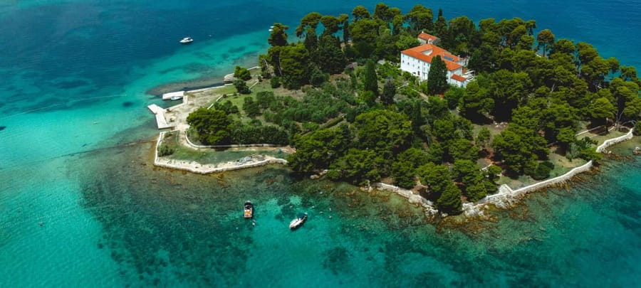 Zadar: 3 Islands Luxury Boat Tour with Aperol Spritz - Ošljak, a quiet first stop for swimming