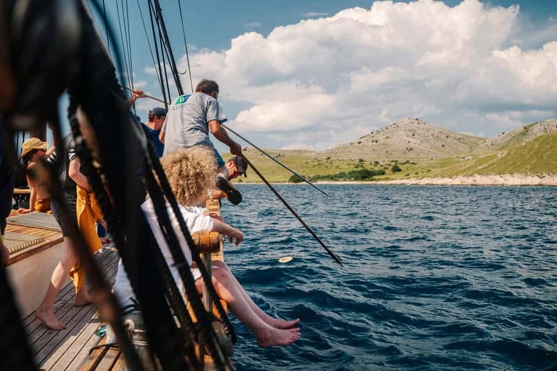 Zadar: Boat Tour with Unlimited Wine & 3 Stops - Kukljica: your first 45-minute stop