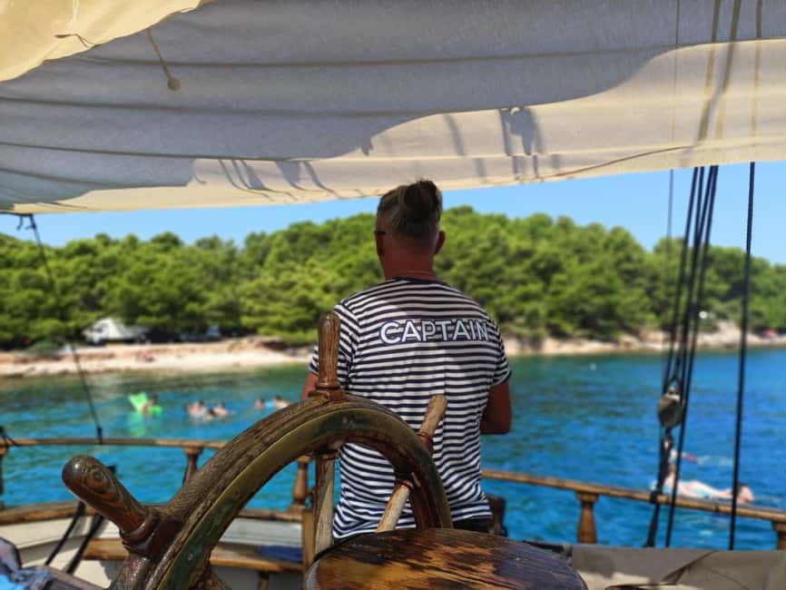 Zadar: Boat Tour with Unlimited Wine & 3 Stops - Wine, swimming, and the real value at $40