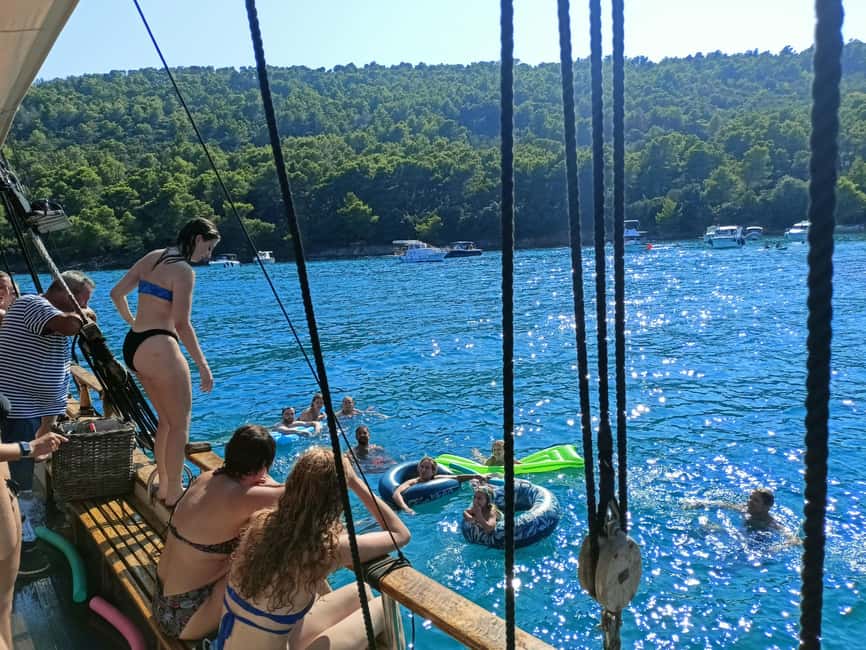 Zadar: Boat Tour with Unlimited Wine & 3 Stops - What to bring and how to prepare