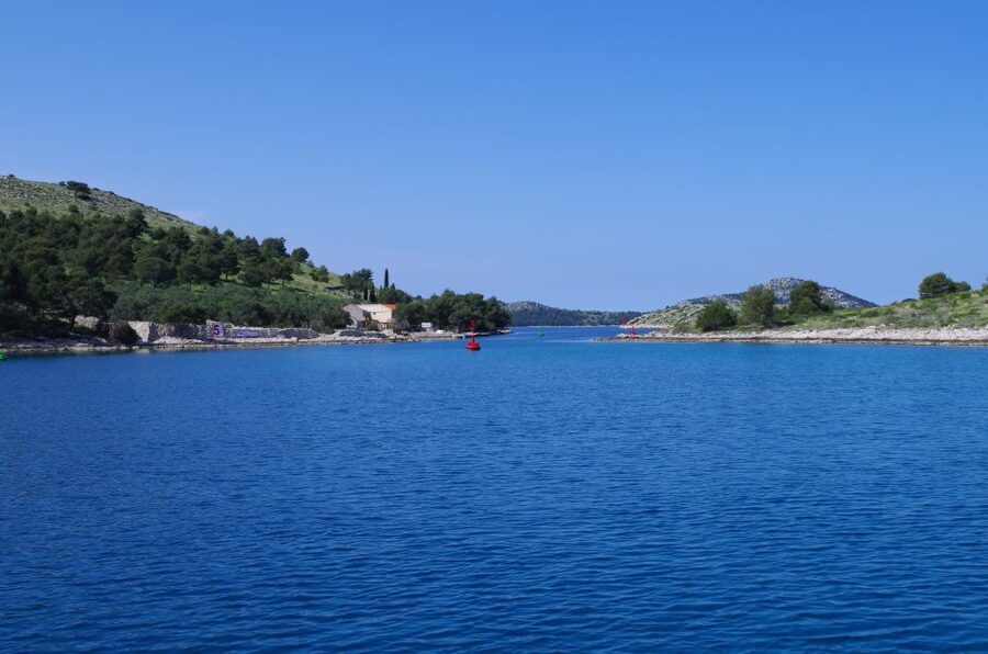 Zadar: Full-Day Sailing Trip to Kornati - How This Trip Compares With a Large Boat Excursion