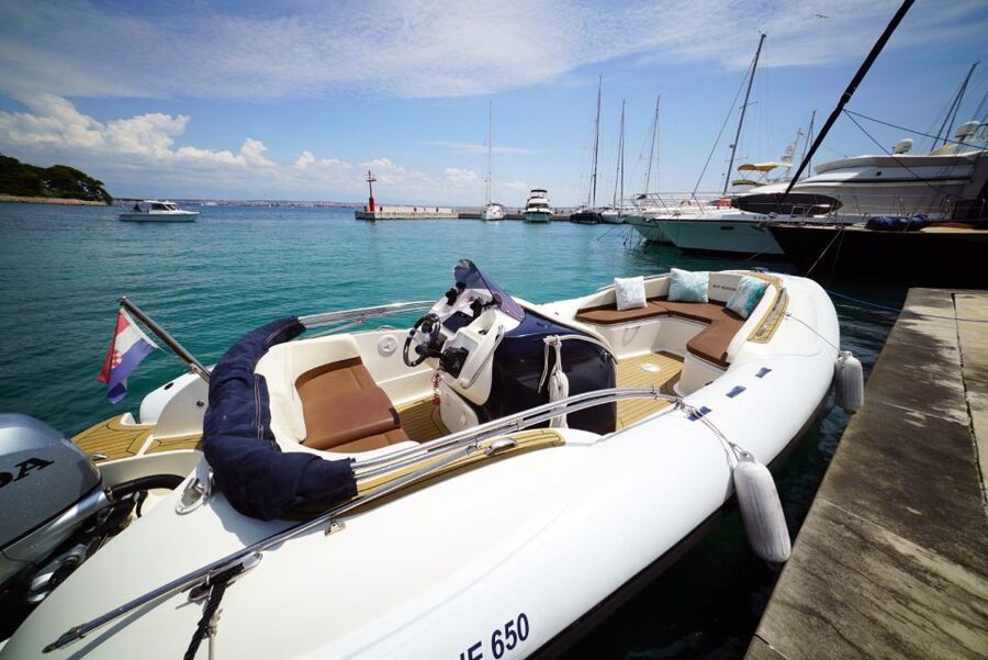 Zadar: Guided Tour to Ugljan, Osljak, & Galevac by Speedboat - Who should book this island trip?