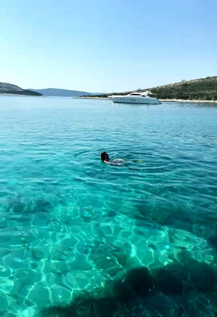 Zadar: Half-Day Island-Hopping and Lagoons Cruise with Fruit - Cruising slowly along Ugljan’s coast
