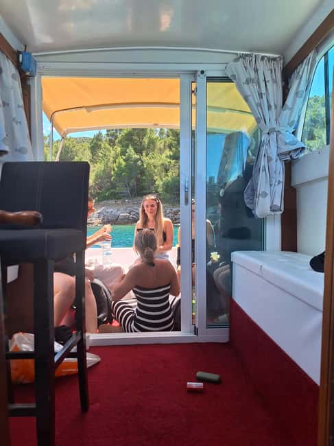 Zadar: Half-Day Island-Hopping and Lagoons Cruise with Fruit - Školjc and a glimpse of island life