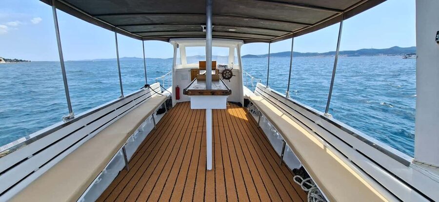 Zadar: Island Hopping Speedboat Adventure with Aperol Spritz - Drinks, music, and the social atmosphere