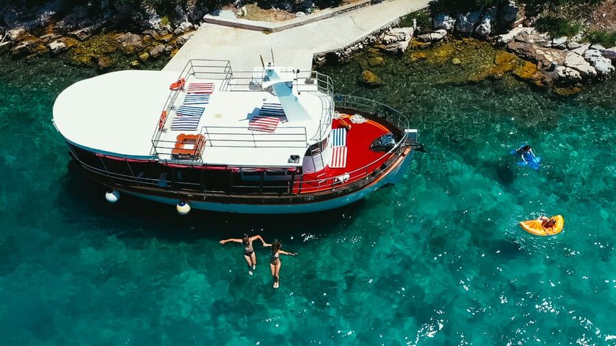 Zadar: Kornati Boat Trip with Lunch and Swim Stops - Lunch in a quiet Kornati inlet