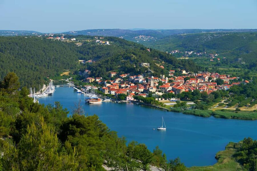 Zadar: Krka falls, olive mill, lunch, oil & wine tasting - The olive mill turns lunch into a lesson