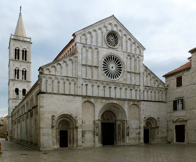 Zadar: Old Town Highlights Guided Walking Tour - What a 60-minute Old Town walk can cover