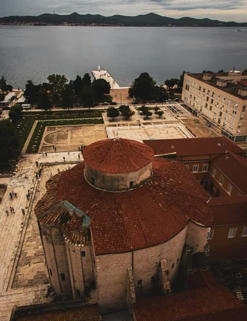 Zadar: Old Town Walking Tour - Practical tips for a better evening