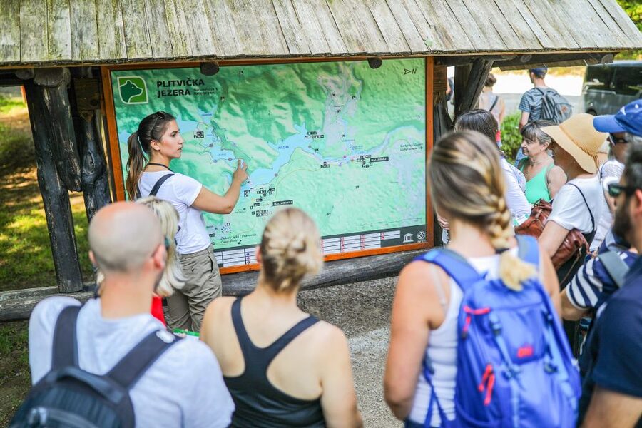 Zadar: Plitvice Lakes Full-Day Guided Tour with a Boat Ride - The electric boat across Kozjak Lake