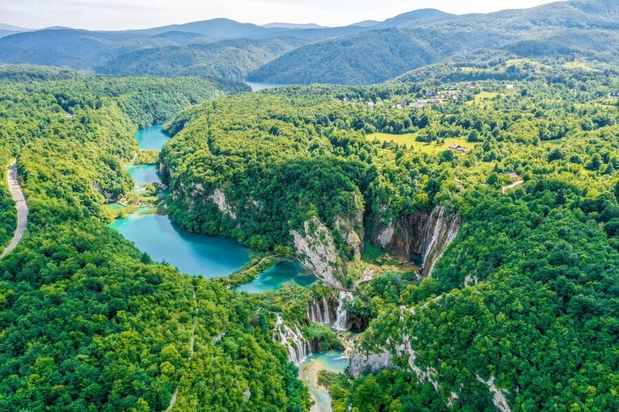 Zadar: Plitvice Lakes Full-Day Guided Tour with a Boat Ride - Breaks, snacks, and the lunch question