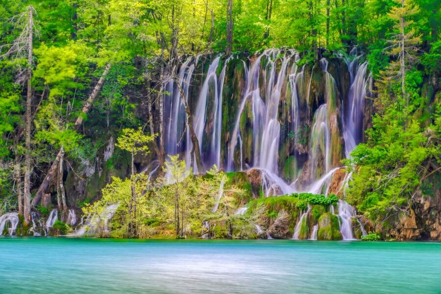 Zadar: Plitvice Lakes with Boat Ride and Zadar Old Town Tour - The café stop and the food question