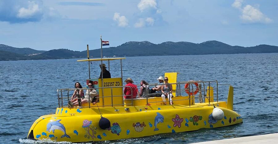 Zadar: Yellow Semi-Submarine Underwater Exploration Tour - The upper deck brings Zadar into the picture