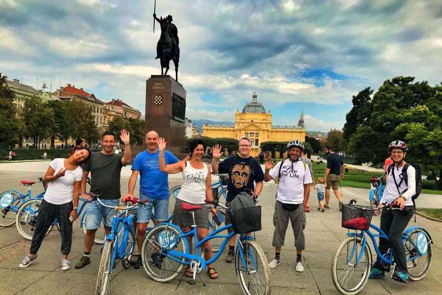 Zagreb: 2.5-Hour Highlights Bike Tour - Grič Tunnel and the city beneath your feet