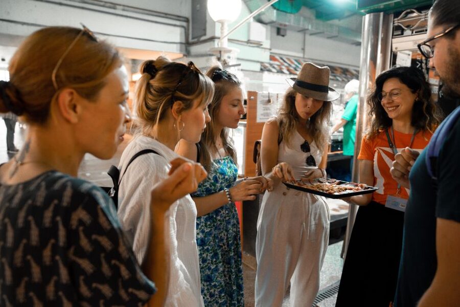 Zagreb: Food Tour with Tastings - Drinks, local customs, and the human side of the tour