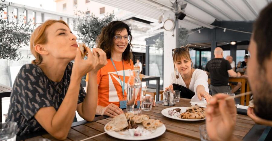 Zagreb: Food Tour with Tastings - Meeting the guide at Ban Jelačić Square