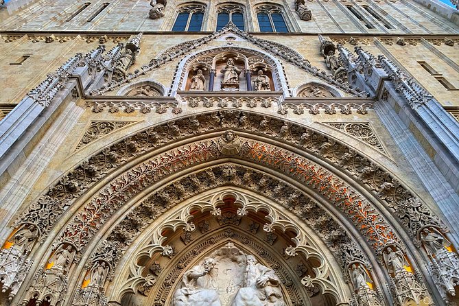 Zagreb Unveiled: Private walking tour with a local guide - Inside Tunel Gric and beneath the old city