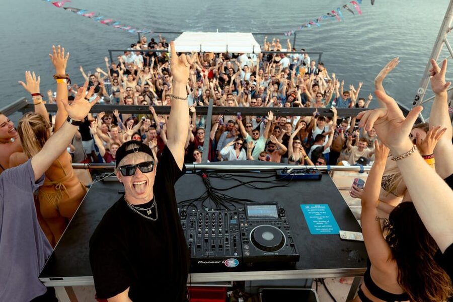 Zrce: Novalja Boat Party Booze Cruise - Music, animation, and the party mood